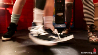 Foot Worship	 Maitresse Madeline Marlowe, Bobbi Starr (Babes In Toeland).mp4