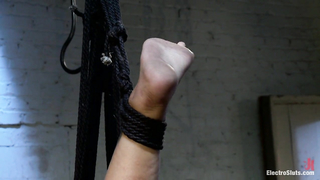ELECTRO SLUTS - Gia DiMarco & Skin Diamond - Electro-Fucked in Side Suspension